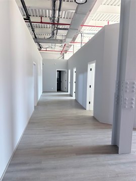 Flexible Second-Floor Commercial Space
