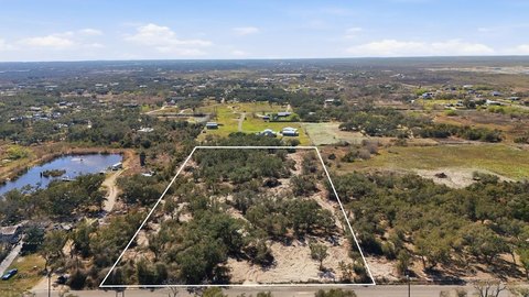 Unrestricted Land Near Coastal Attractions