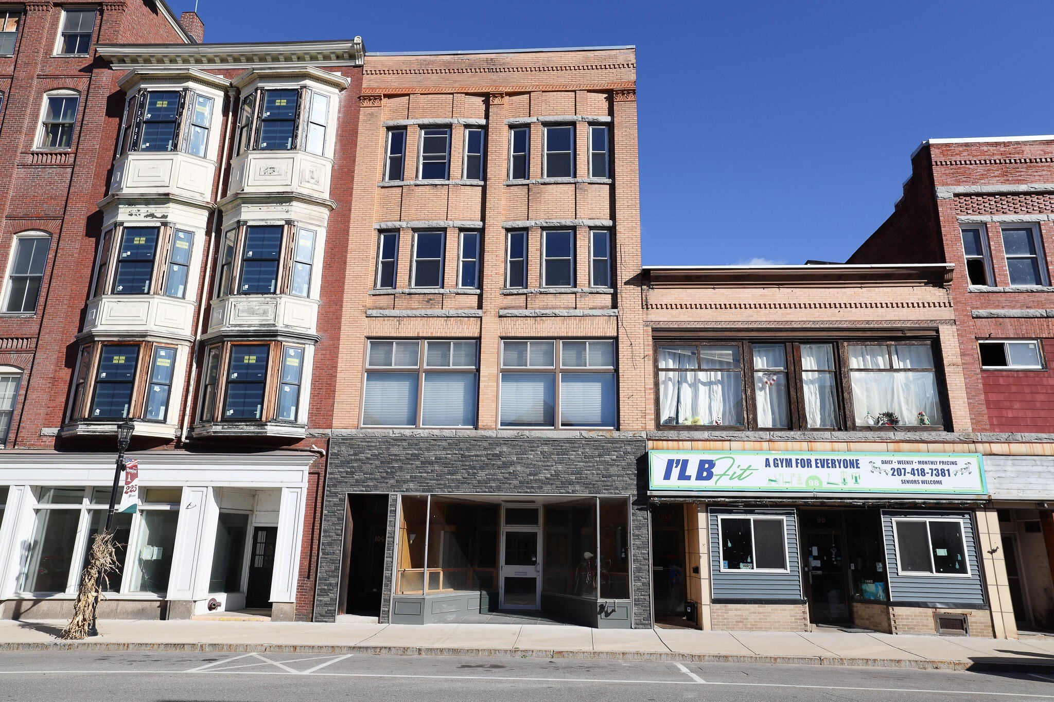 Versatile Commercial Building in Rumford