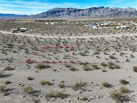 Pahrump Land with Mountain Views