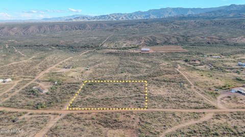 Land, Oracle, AZ