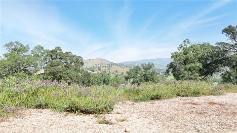 Hilltop Lot in Whispering Oaks