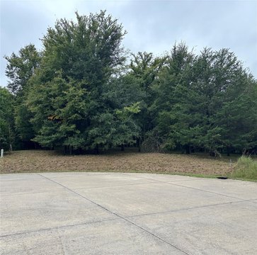 Residential Lot in Shadow Lakes