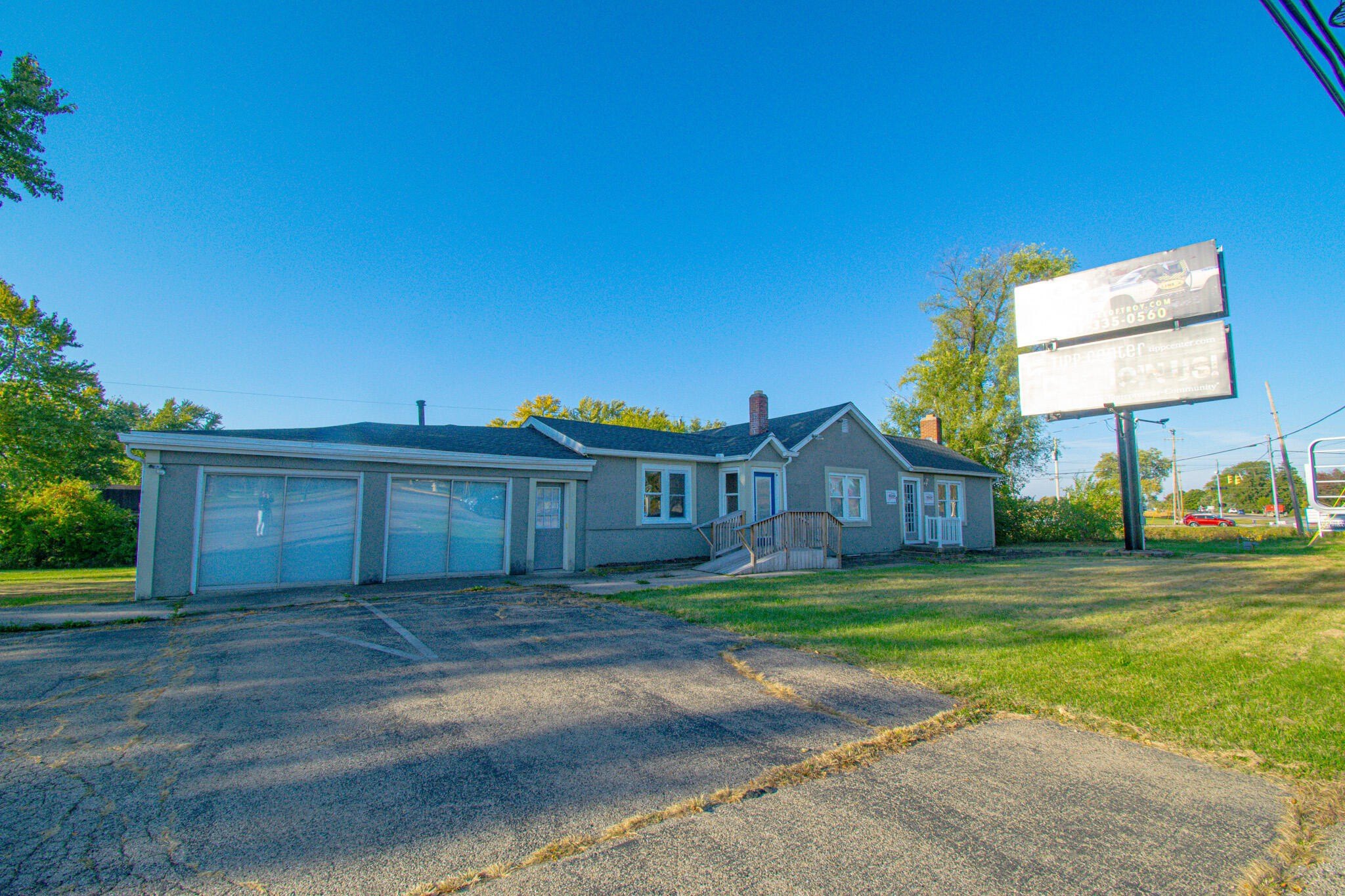 Versatile Office Building Near I-75