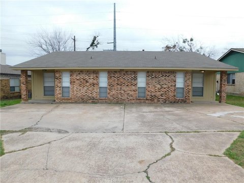 Updated Duplex in Bryan, Texas