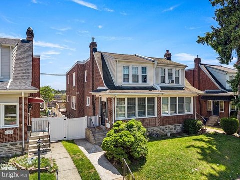 Twin Home with Finished Basement