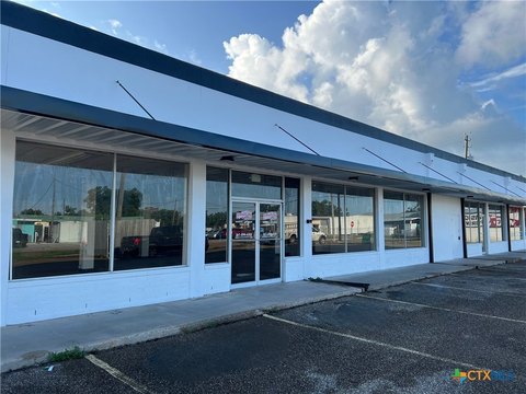 Retail/Showroom Space in Victoria, TX
