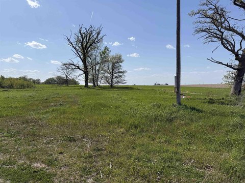 LAND - Independence, IA