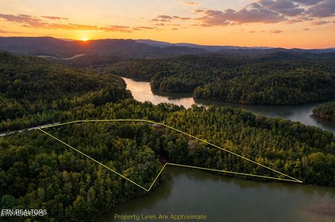 Rare Lakefront Lot on Tellico