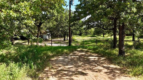 Large Acreage in Gated Community
