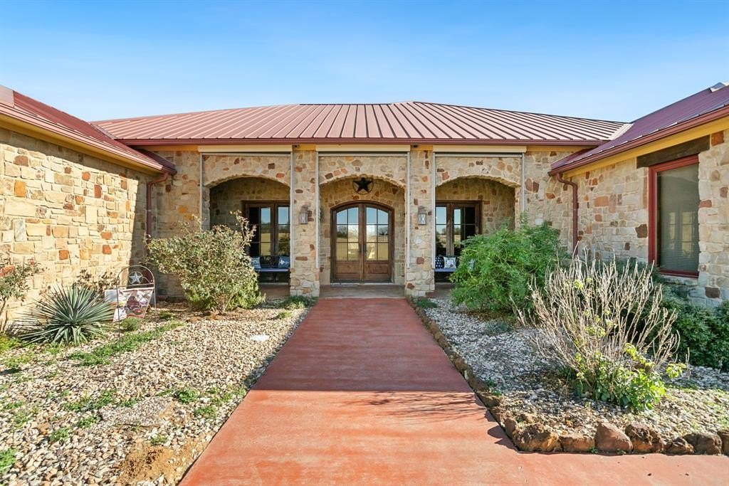 Secluded Blum Estate with Acreage