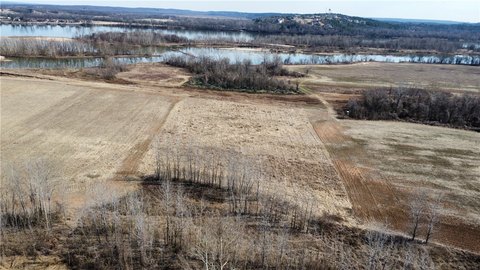 Arkansas Riverfront Recreational and Agricultural Land