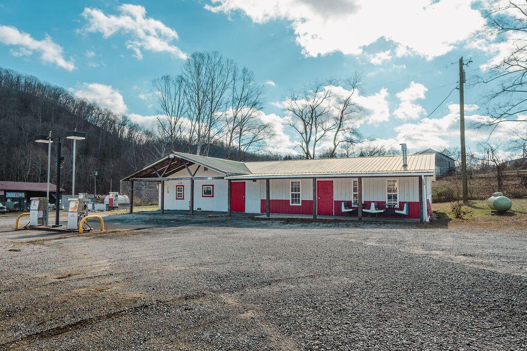 Versatile Commercial Property in Vanceburg