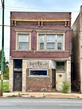Chicago Mixed-Use Property For Sale