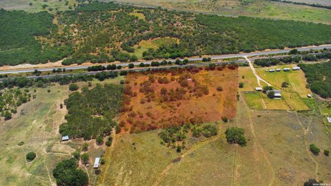 LAND - Elmendorf, TX