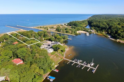 LAND - WHITEHALL, MI