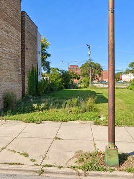 Land, Chicago, IL