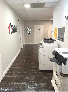 Commercial Office Unit For Sale