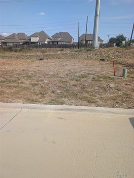 Land, Irving, TX