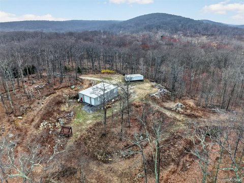 Expansive Land Parcel in Holmes