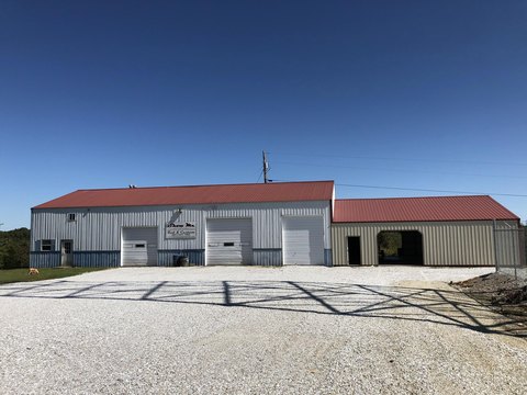 Highlandville Commercial Building with Apartment