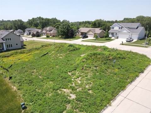 LAND - Indianola, IA