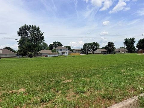 LAND - Wagoner, OK