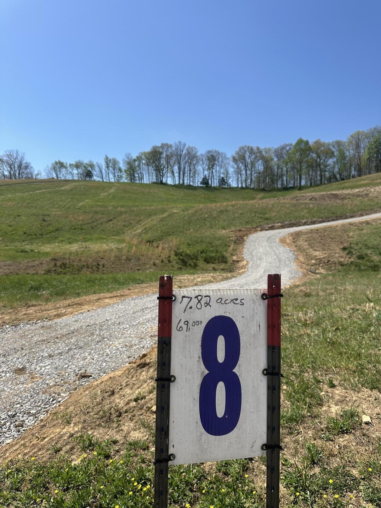 7.82 Acres in East Bernstadt