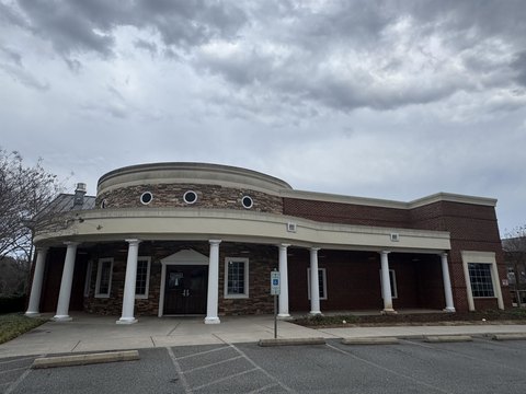 Stand-Alone Building With High Visibility