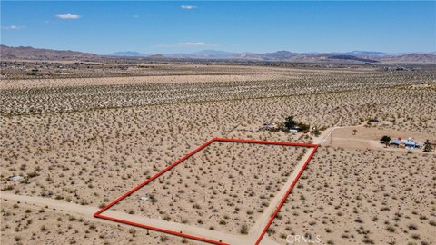 Land, Landers, CA