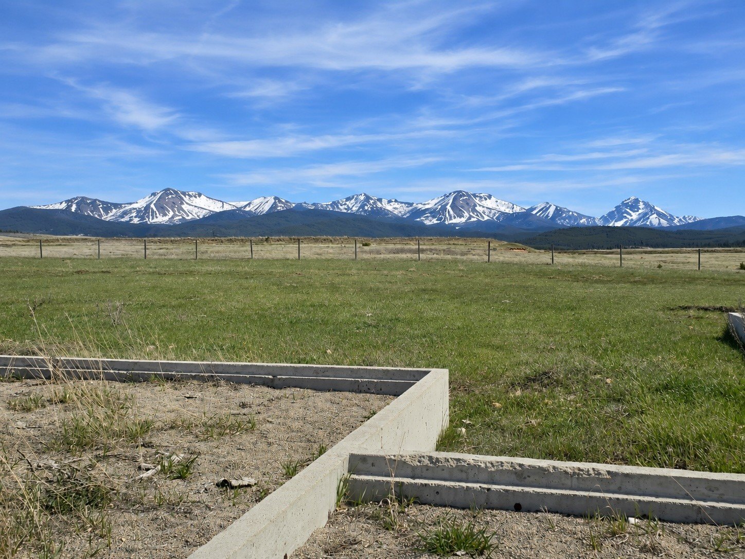 Montana Land with Mountain Views