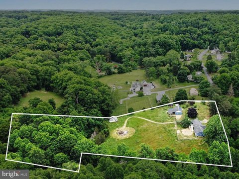 6.86-Acre Farm with Riding Setup