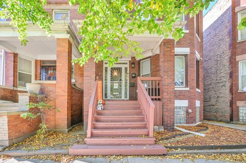 Chicago Two-Unit Building For Sale