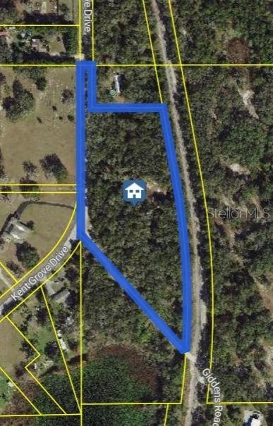 Spacious Land Parcel in Spring Hill