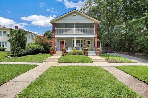 Updated Duplex with Front Porches