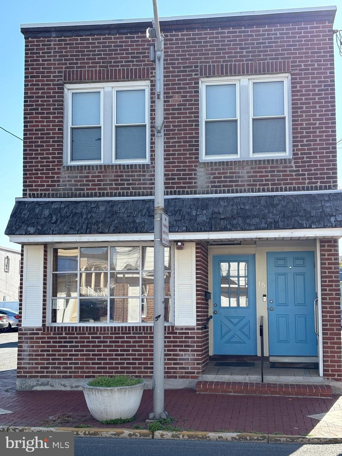 Mixed-Use Building in Prime Location