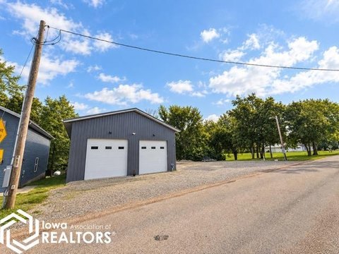 Land, Brooklyn, IA