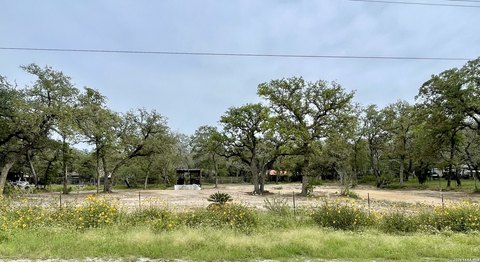 LAND - La Vernia, TX