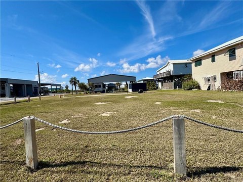 Land, Grand Isle, LA