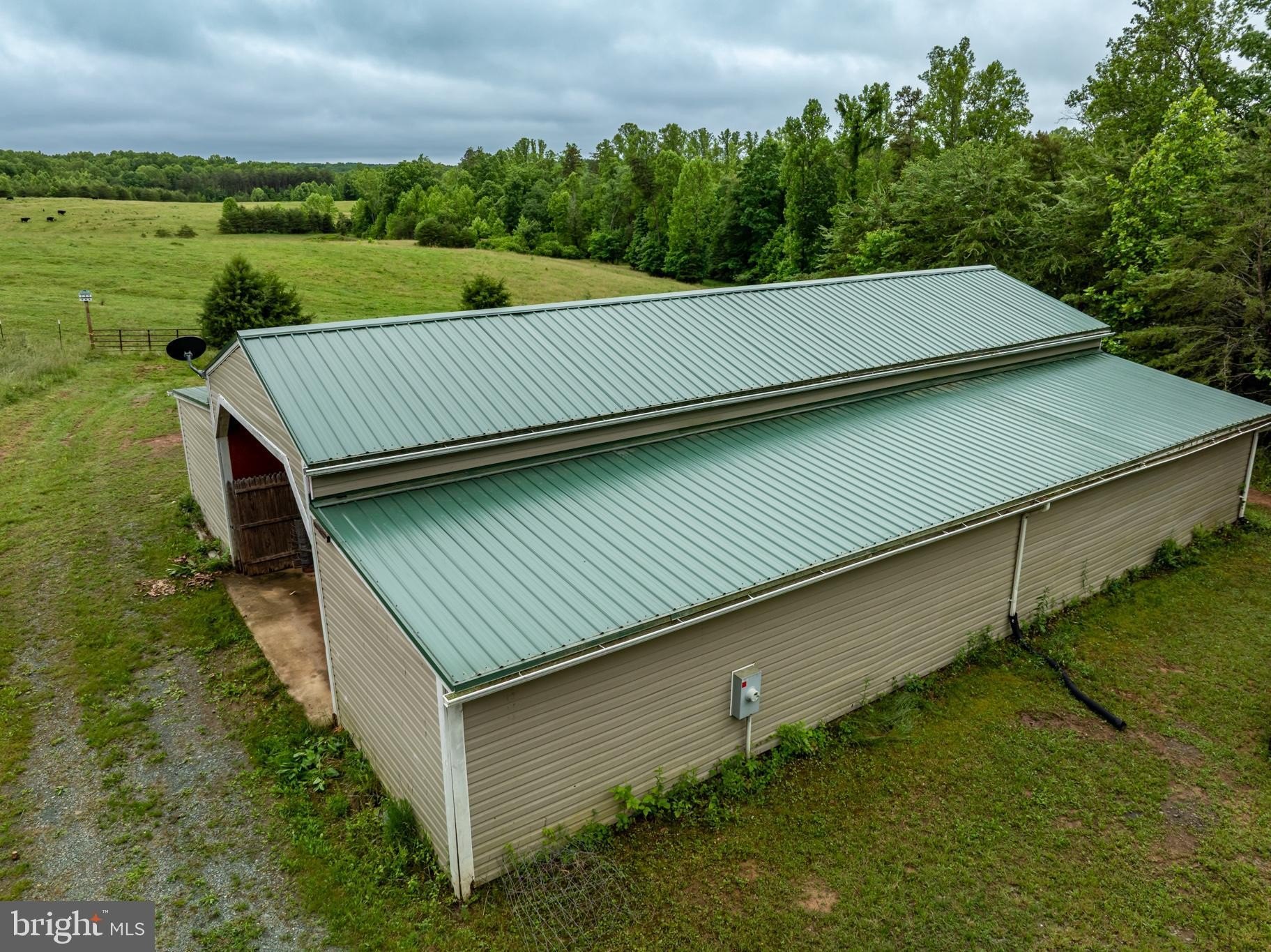 28.5 Acres Fenced Pastures, Barn