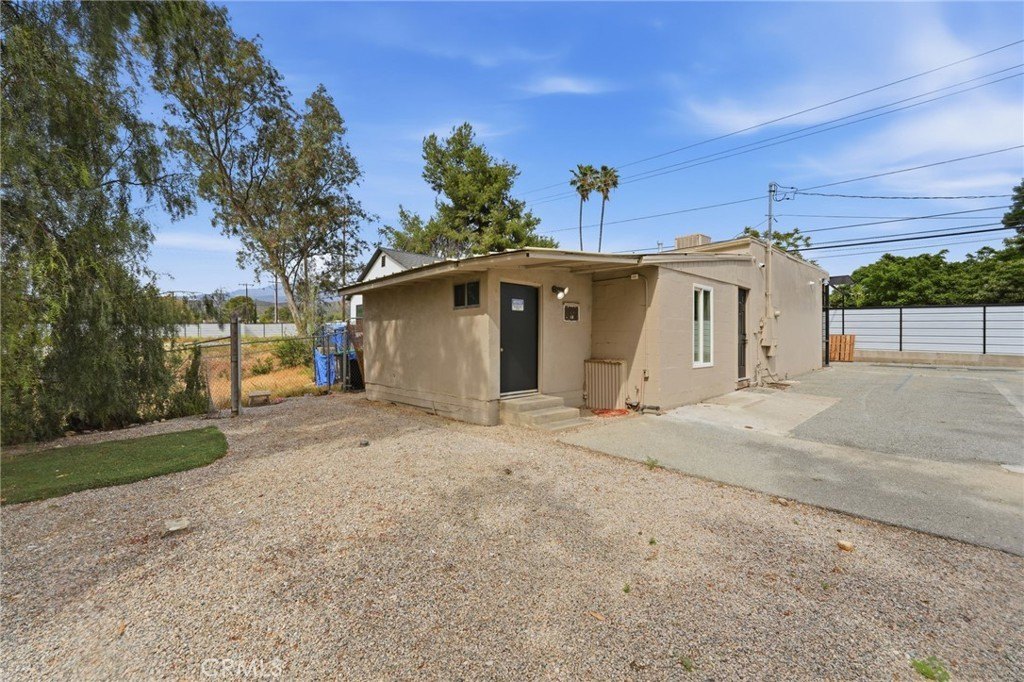 Commercial Property in Cherry Valley