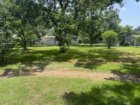 LAND - Hallettsville, TX