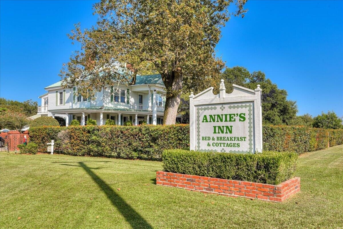 Historic Bed & Breakfast Landmark