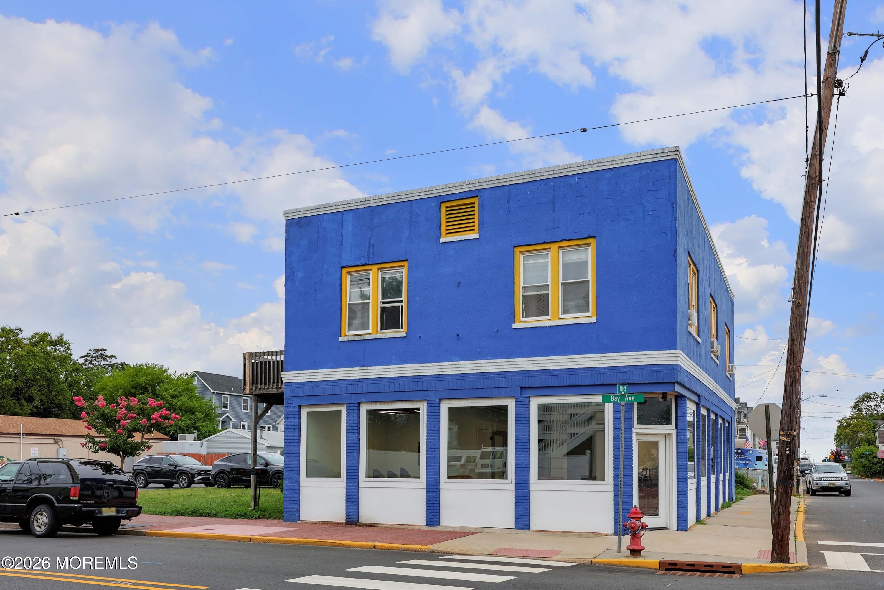 Updated Commercial Space in Highlands