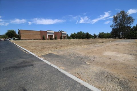 Commercial Land