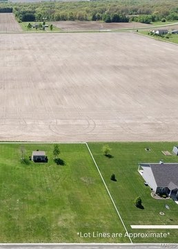Land, Staunton, IL