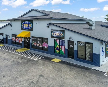 Profitable Commercial Building in Fort Myers