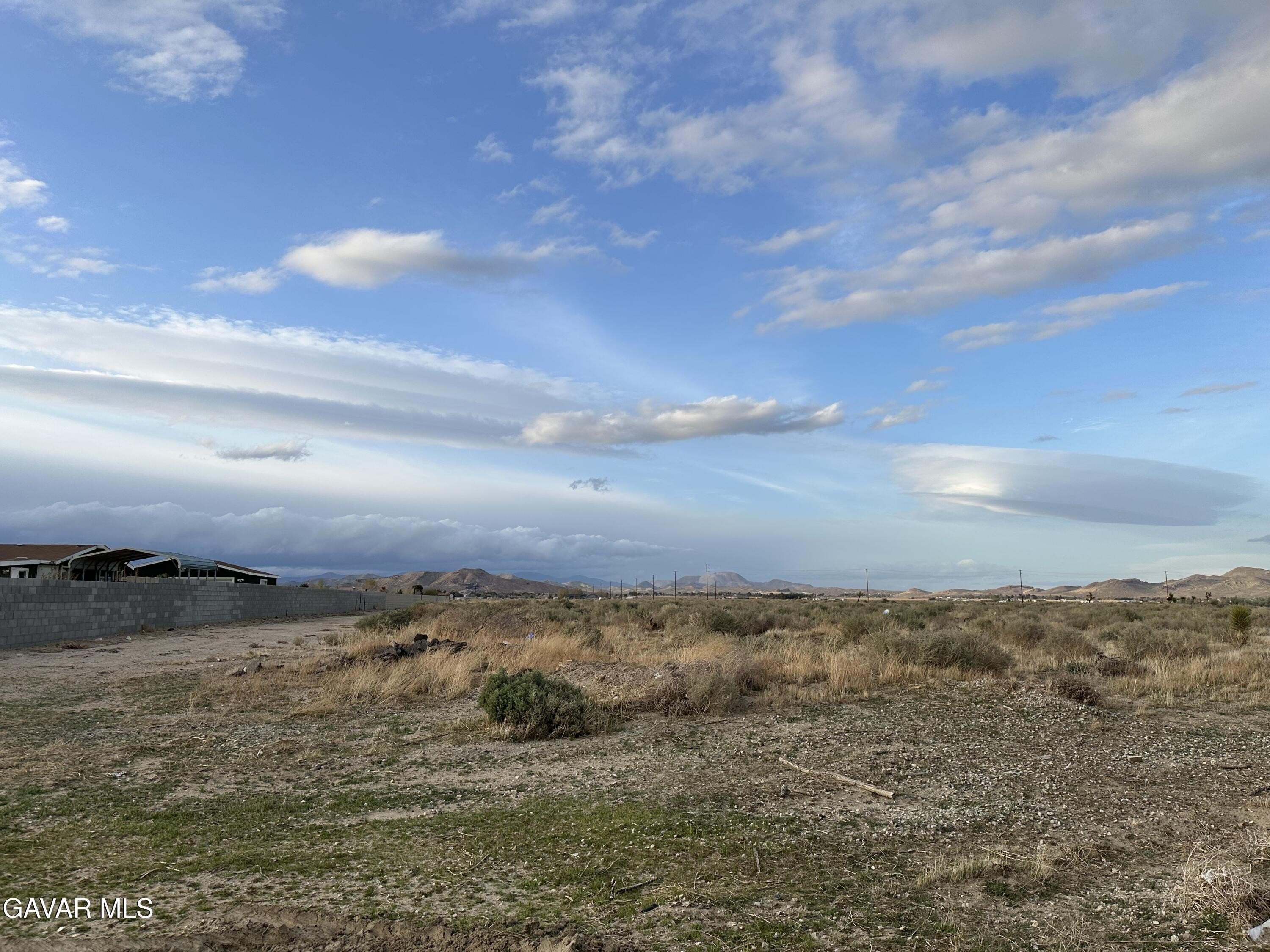 Rosamond Land: Build Your Dream