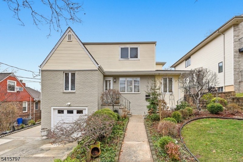 Ridgefield Multi-Family Home with Yard