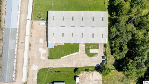Insulated Warehouse with Roll-Up Doors